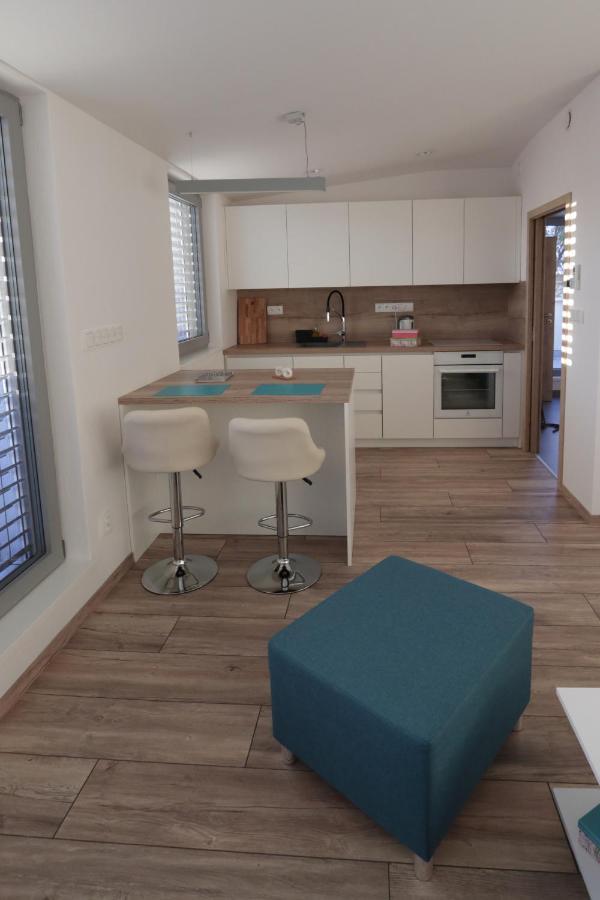 Střešní apartmán s terasou Hradec Králové Esterno foto
