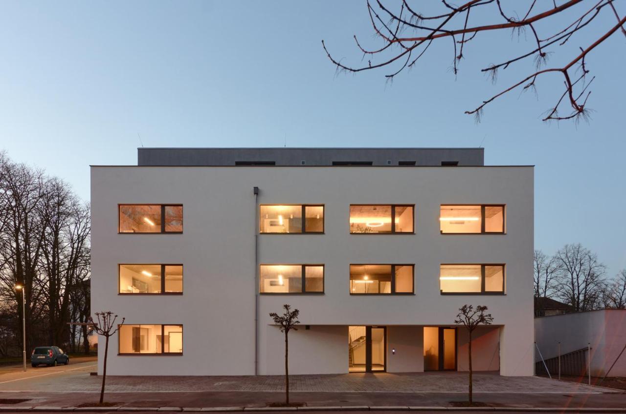 Střešní apartmán s terasou Hradec Králové Esterno foto