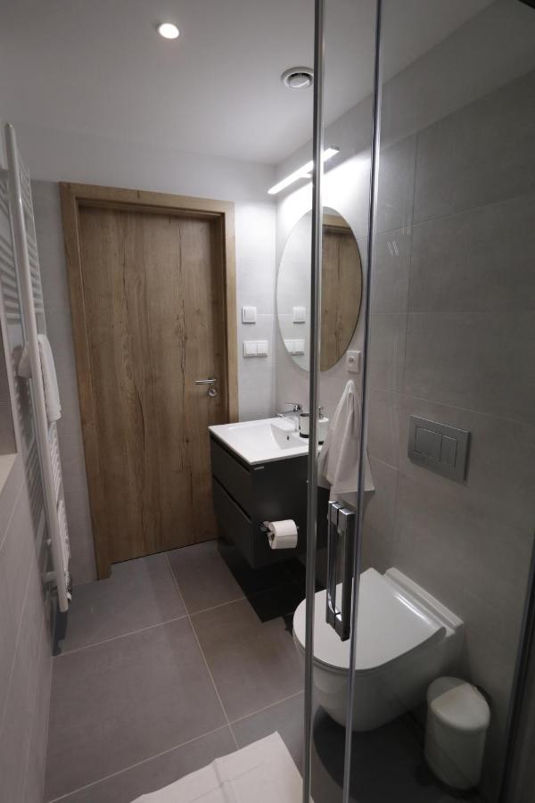Střešní apartmán s terasou Hradec Králové Esterno foto