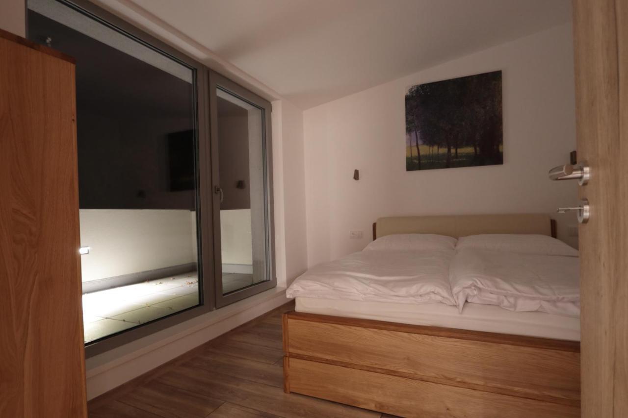 Střešní apartmán s terasou Hradec Králové Esterno foto